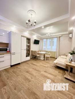 2-к квартира, вторичка, 74м2, 1/6 этаж