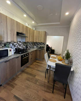 2-к квартира, вторичка, 65м2, 1/7 этаж