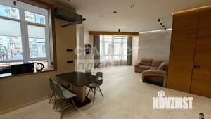 2-к квартира, вторичка, 77м2, 1/8 этаж