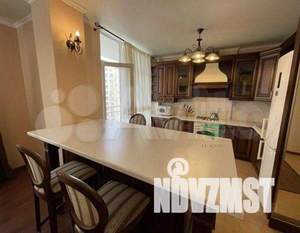 3-к квартира, вторичка, 100м2, 8/10 этаж
