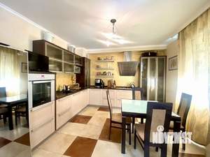 4-к квартира, вторичка, 145м2, 2/6 этаж