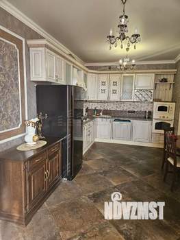 3-к квартира, вторичка, 100м2, 1/8 этаж