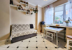 2-к квартира, вторичка, 72м2, 1/5 этаж