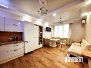 2-к квартира, вторичка, 74м2, 1/6 этаж