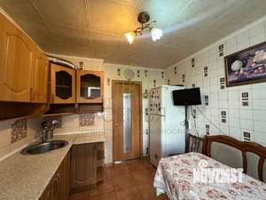 3-к квартира, вторичка, 61м2, 1/4 этаж