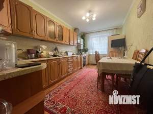 2-к квартира, вторичка, 61м2, 1/3 этаж