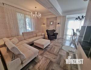 2-к квартира, вторичка, 130м2, 2/6 этаж