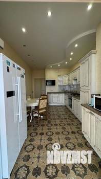 3-к квартира, вторичка, 98м2, 8/9 этаж