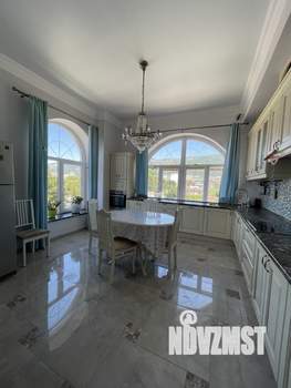 4-к квартира, вторичка, 136м2, 3/3 этаж