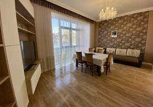 4-к квартира, вторичка, 150м2, 2/14 этаж