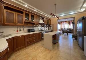 3-к квартира, вторичка, 145м2, 2/6 этаж