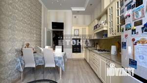 2-к квартира, вторичка, 63м2, 1/6 этаж