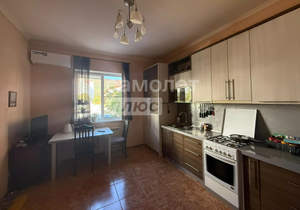 2-к квартира, вторичка, 71м2, 1/4 этаж