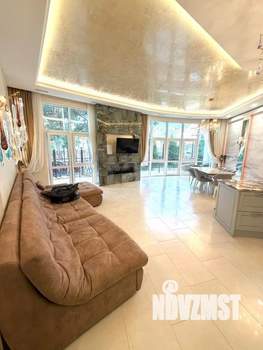 2-к квартира, вторичка, 101м2, 1/8 этаж