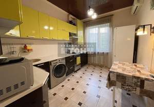 3-к квартира, вторичка, 65м2, 1/4 этаж