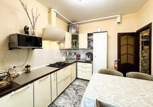 2-к квартира, вторичка, 45м2, 1/9 этаж