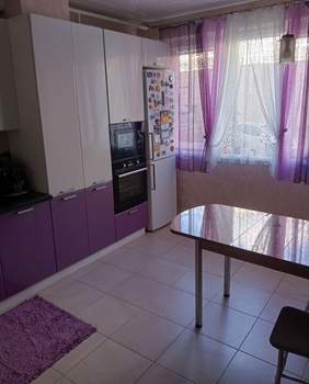 2-к квартира, вторичка, 79м2, 1/8 этаж