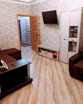 2-к квартира, вторичка, 74м2, 1/6 этаж