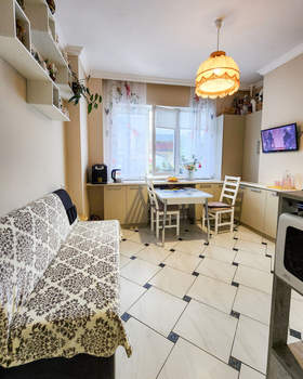 2-к квартира, вторичка, 72м2, 1/5 этаж