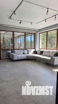 3-к квартира, вторичка, 140м2, 1/4 этаж