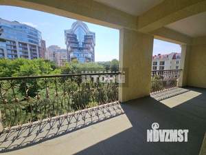 3-к квартира, вторичка, 243м2, 5/6 этаж