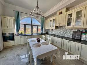 4-к квартира, вторичка, 142м2, 3/4 этаж