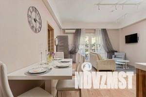 2-к квартира, вторичка, 83м2, 1/6 этаж